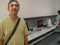 Photographer: | Punit in front of some brand new Imac.
