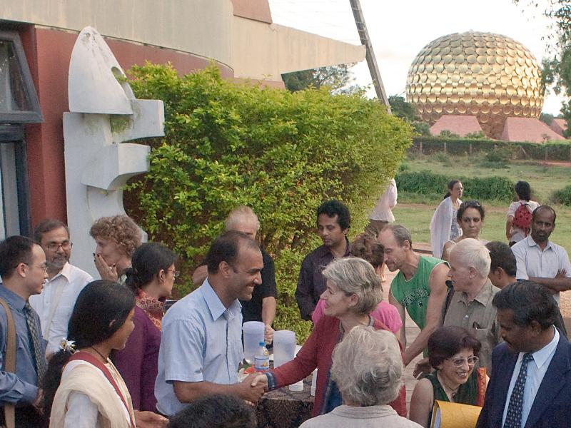 Photographer: | Mrs. Irina Bokova with some Aurovilians