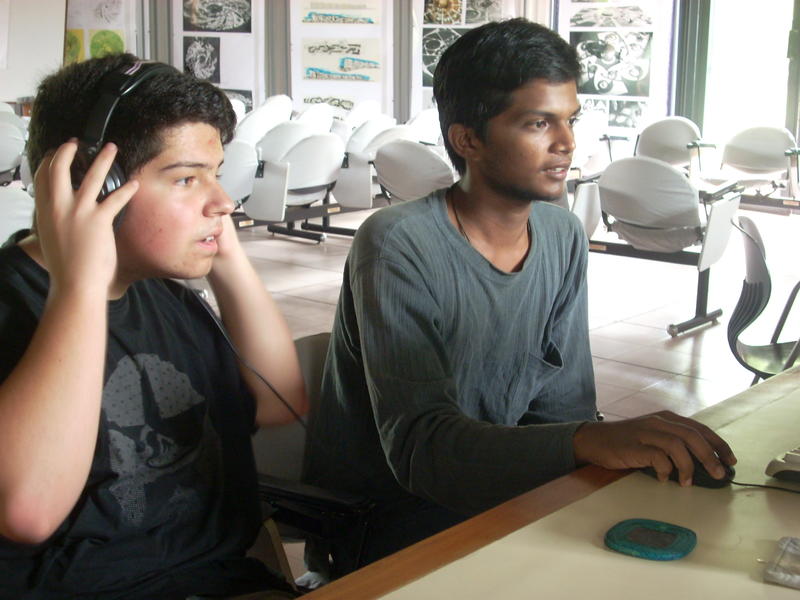 Photographer:Andrea | South meet south. Antonio [left] and Vinu sharing their knowledge. 