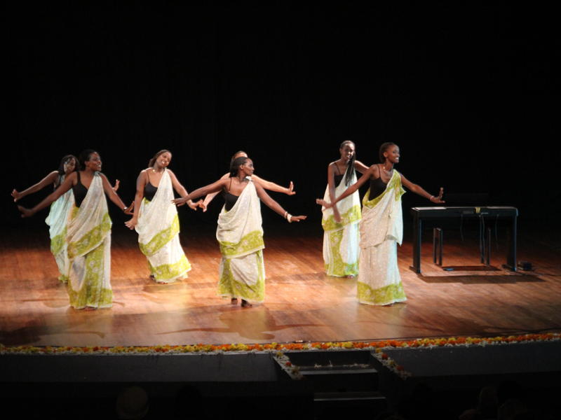 Photographer:Sajju | Choir of Rwandan students
