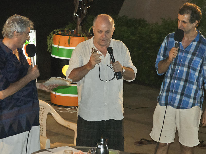 Photographer:Giorgio | Ireno (center) holding the Mong-Rat prize.