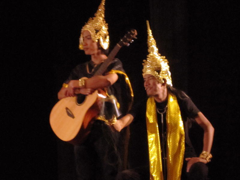 Photographer:Puja | Moradokmai theatre troupe of Thailand