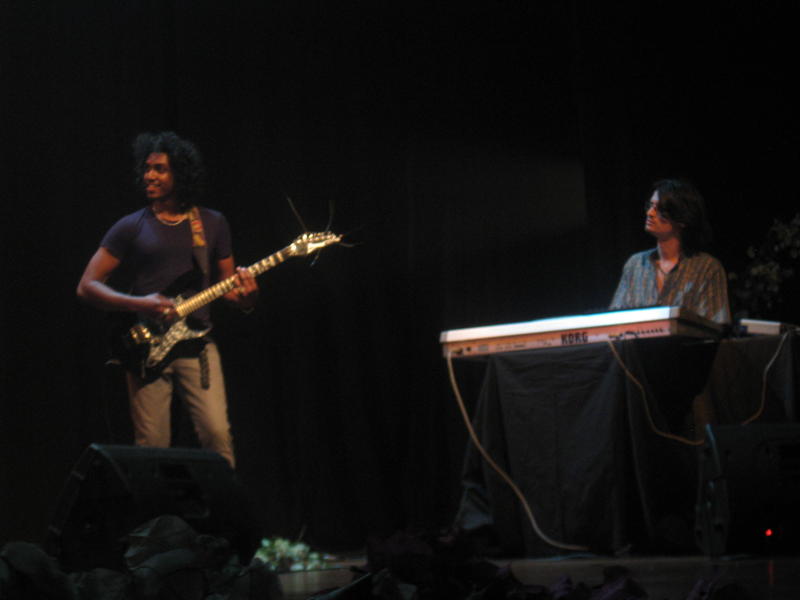 Photographer:Divya | Jaysidhar on Guitar & Aman on Keyboard