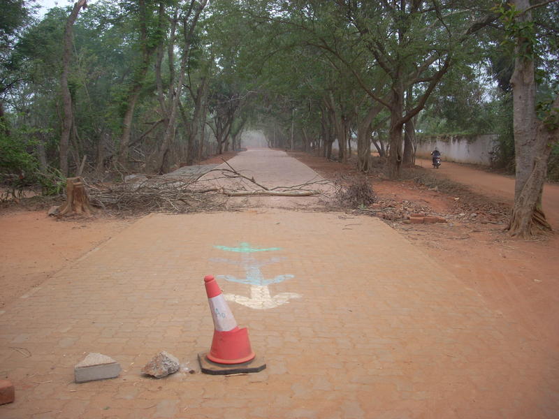 Photographer:Andrea | Auroville road building 