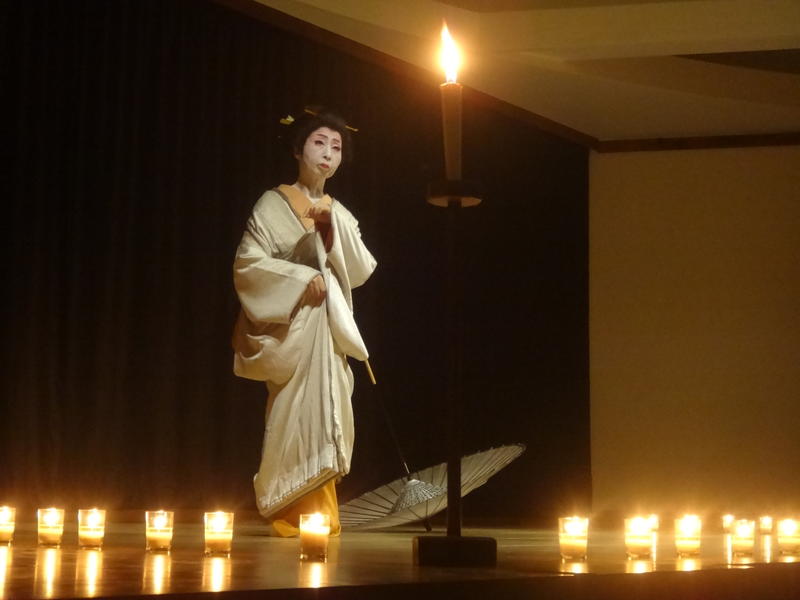 Photographer:Jyoti | Keiin Yoshimura performing the Kamigata-mai in the typical female style