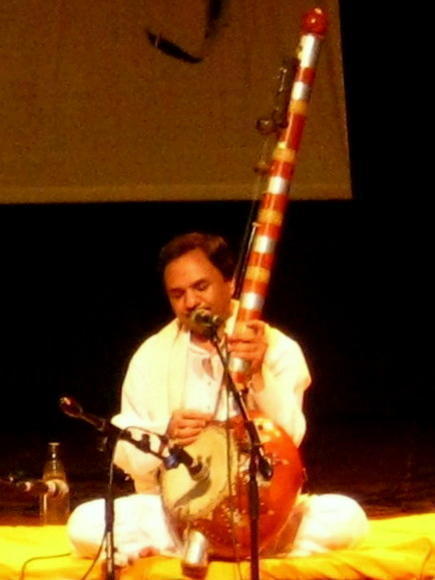 Photographer:Maria | Hemant Chauhan playing his strings instrument kamayacha