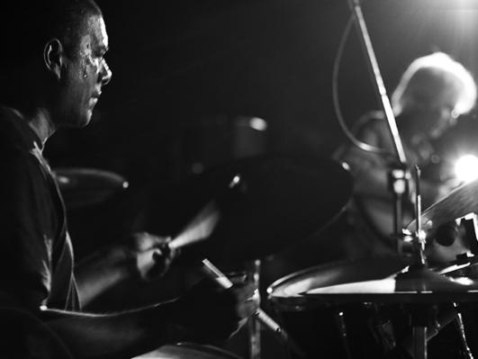 Photographer:Edoardo | Suresh on drums