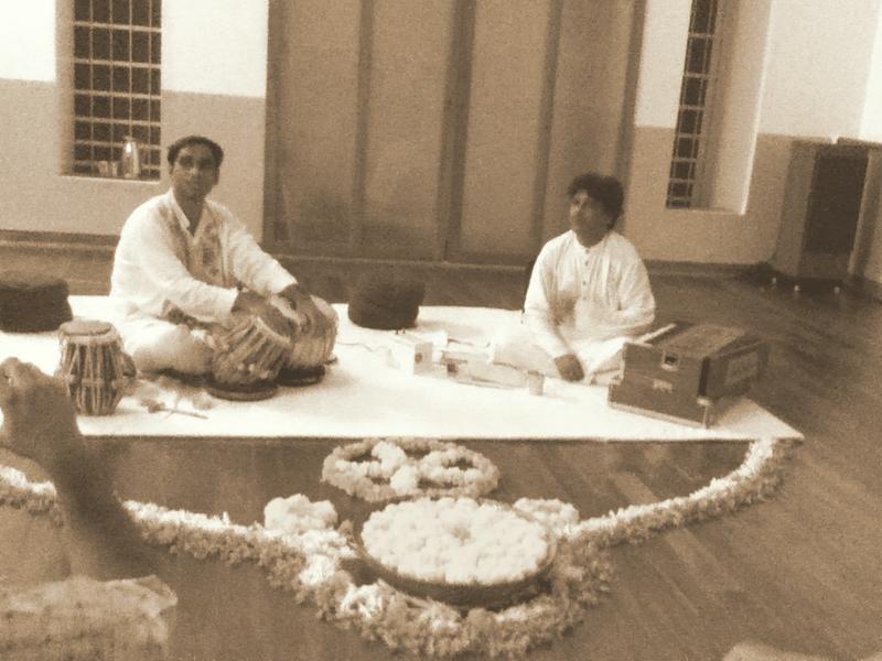 Photographer:Andi | Shri Baloo Dutta was accompanied on tabla by Shri Biplav Burman.