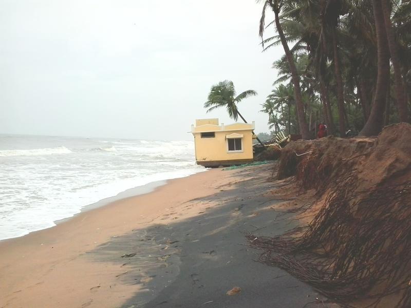 Photographer:Mario | Beach erosion at Repos Community. The Cyclone made this problem worse.<br />
 