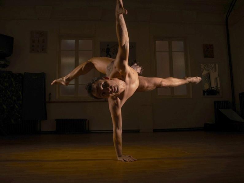 Photographer:web | Esteban Olives - modern dance