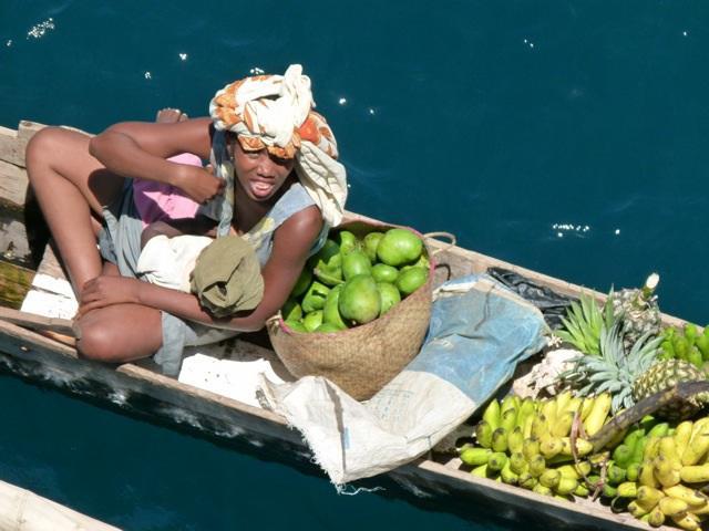 Photographer:web | Madagascar fruit vendor