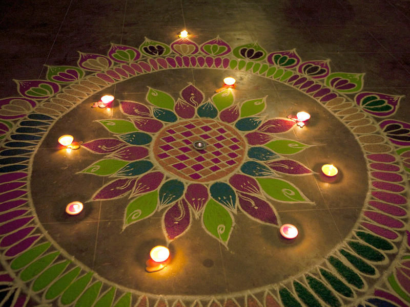 Photographer:Andrea Kunkl | Rangoli decorations, made using coloured powder, are popular during Diwali.