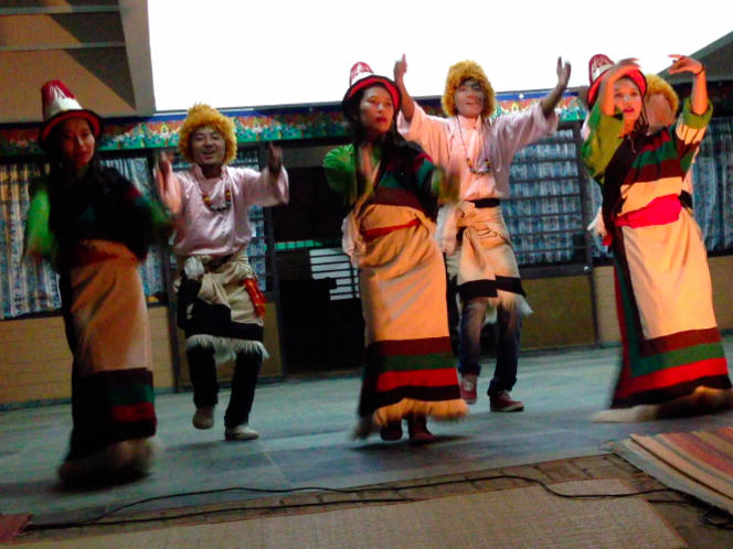 Photographer:Marie | Joyful dance to free Tibet