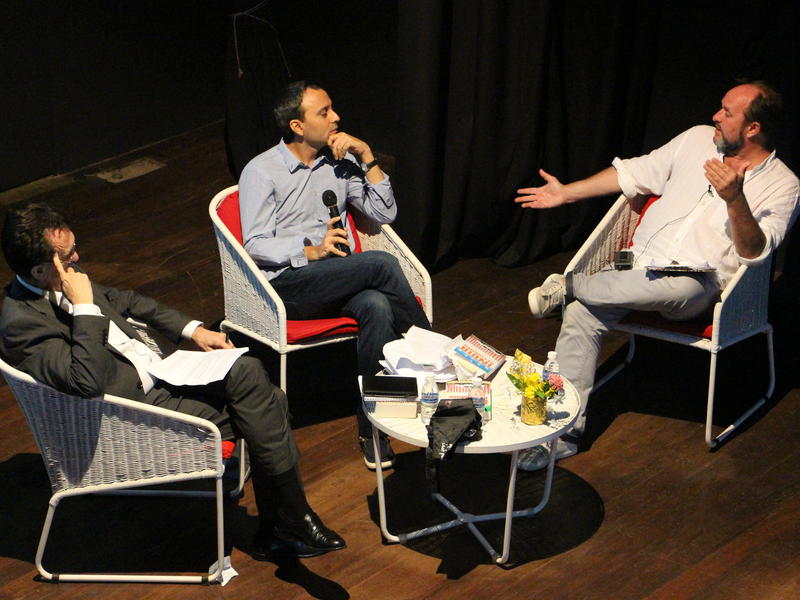 Photographer:Roland | From right: William Dalrymple, Akash Kapur and Director of Alliance Francaise Olivier Litvine.