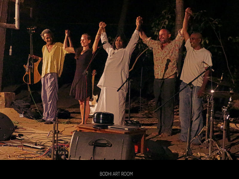 Photographer:Bodhi Art House | The performers taking a bow after an encore