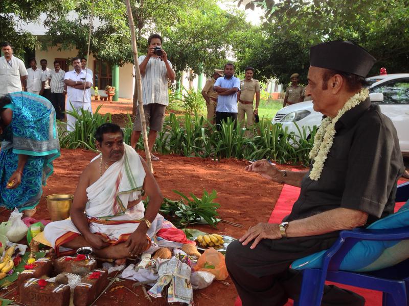 Photographer:Andrea | On the right: Dr Karan Singh Chairman of the Governing Board of Auroville.