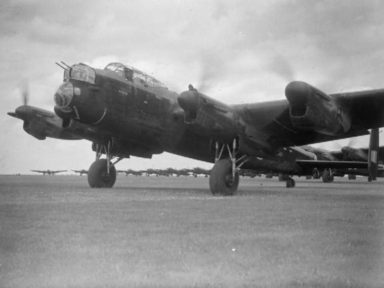 Photographer:http://ww2today.com | Avro Lancaster, British heavy bomber
