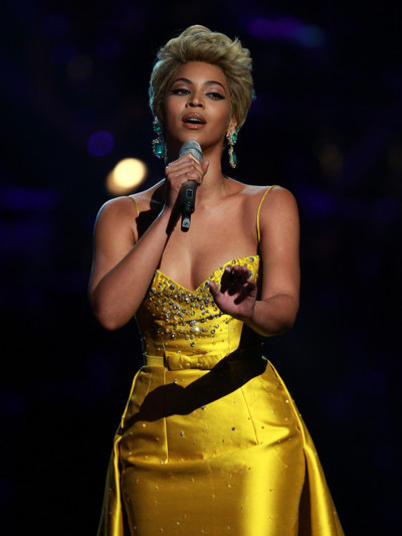Photographer:web | Beyonce with  Etta James cover  - At Last