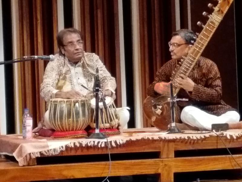 Photographer:Ray | Perfect interaction between tabla and sitar