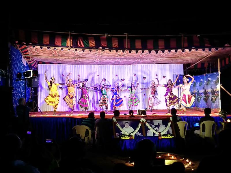 Photographer:Ray | Bharatanatya dancers in full swing