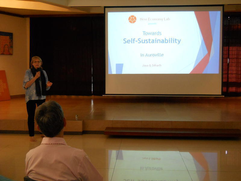 Photographer:Gino | Jaya giving a presentation on Self Sustainability