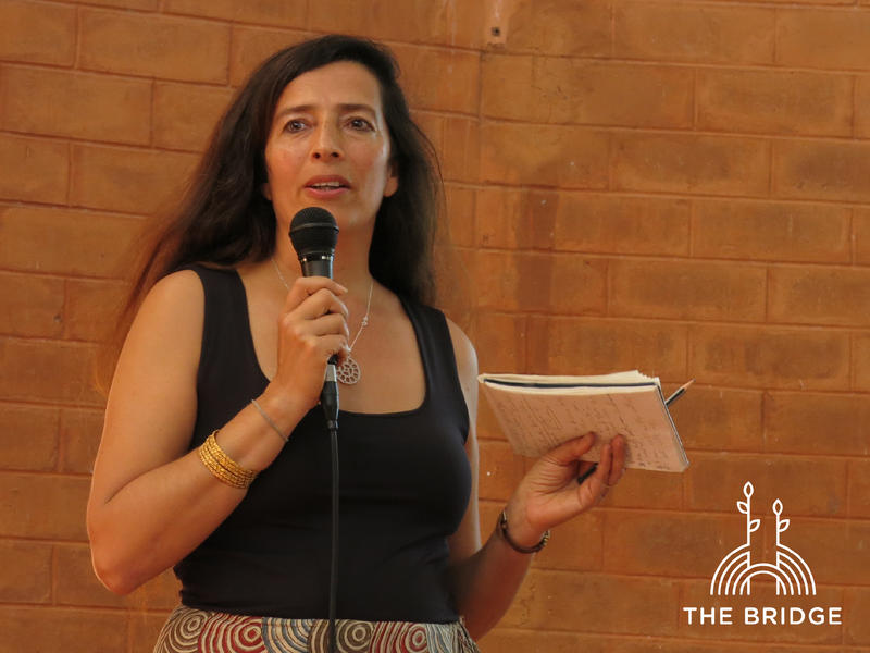 Photographer:Cassandra | Bem sharing her students stories of transformational learning in Auroville
