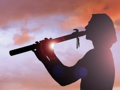 Photographer:web | flute player