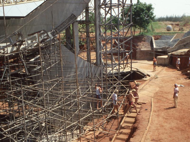 Photographer:Mauro | Prime costruzioni del Matrimandir (foto del 1979 circa)