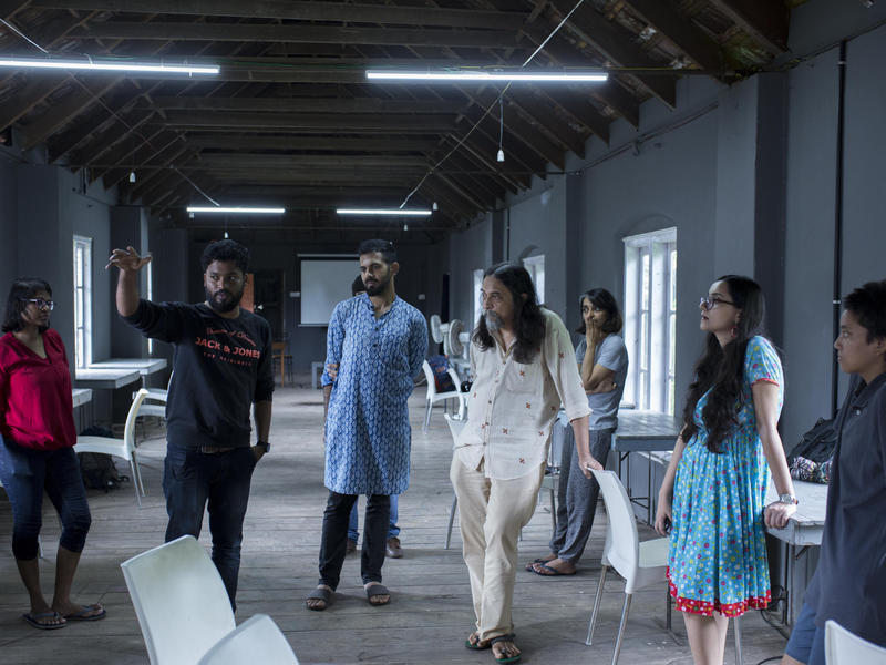 Photographer:Kochi Muziris Biennale Foundation | Orijit Sen with Students for the Master Class Workshop June-July 2018