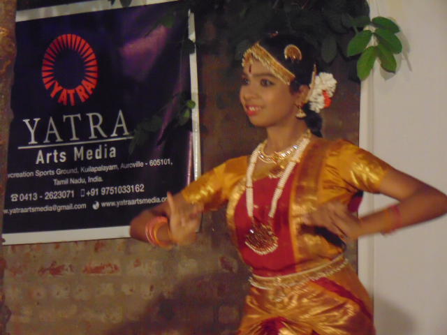 Photographer:Gino | Priya dancing Bharat Natian