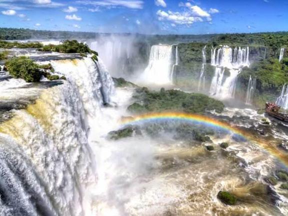 Photographer:web | Cataratas del Iguazú> límite entre Brasil y Argentina .