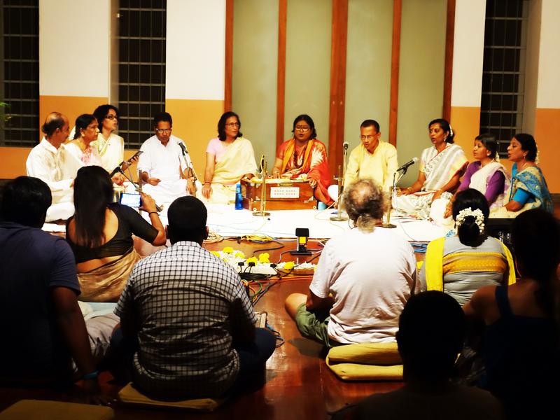 Photographer:Rajesh D | Ashramites and Aurovilians singing together